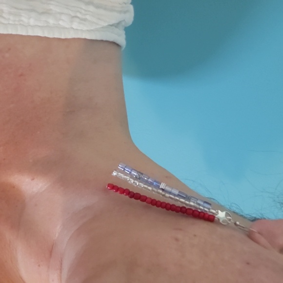 Patriot dangle earrings - Picture 2 of 3